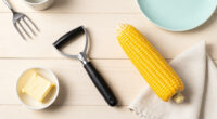 I’ll Never Shuck Corn Again After Learning An Ingenious Trick That Takes Seconds